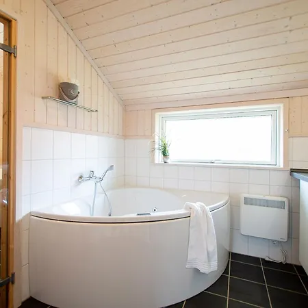 Bright Coastal With Sauna Lejlighed *